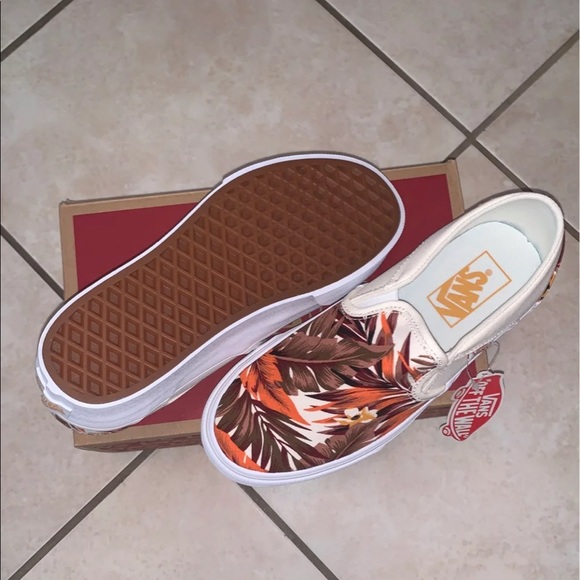 Vans - Picture 2 of 4